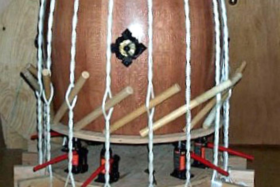 Taiko stretching rig